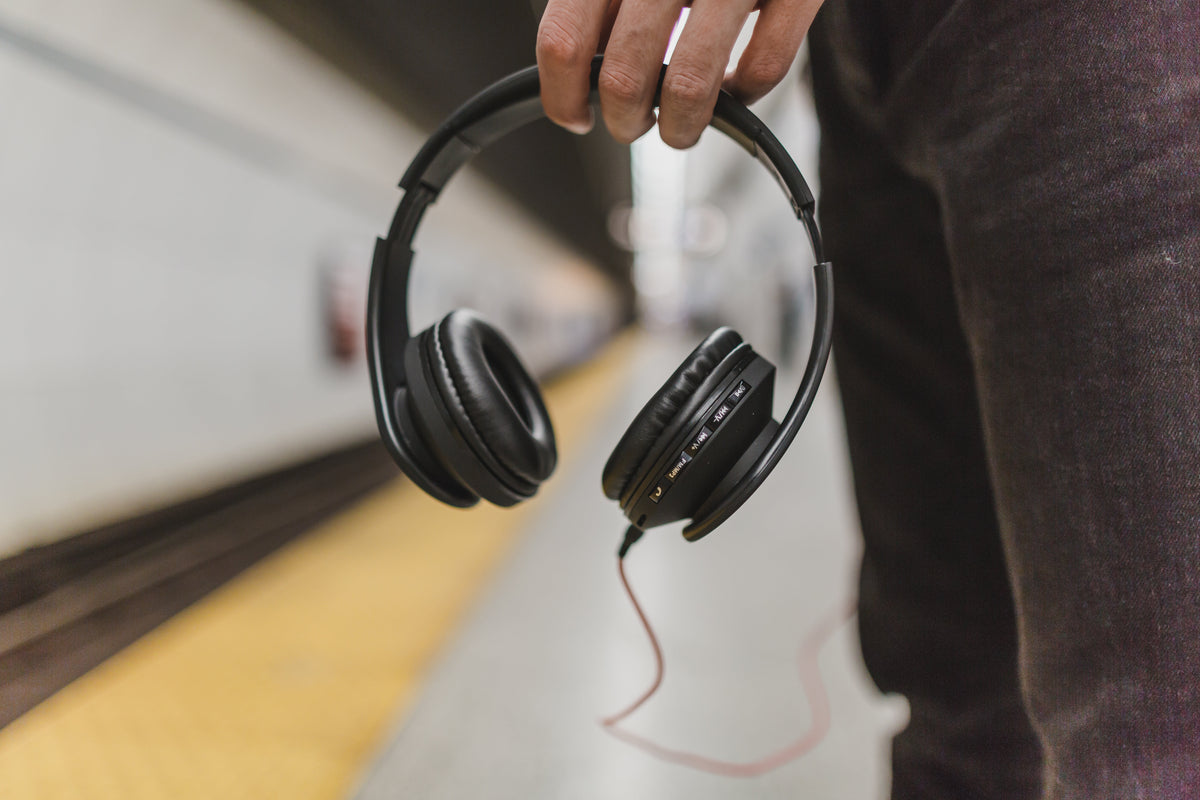 EIZA SoundCore Pro wireless over-ear headphones